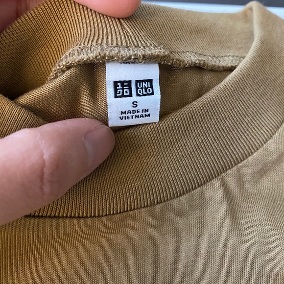 Uniqlo Tops - Picture 8 of 8